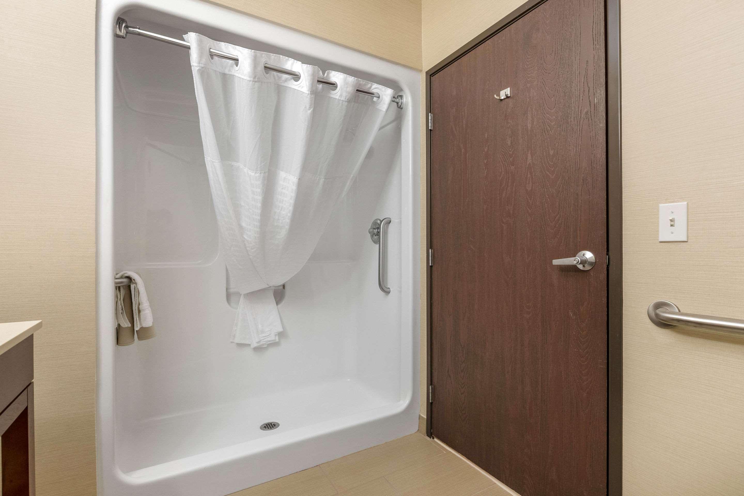 Comfort Suites Cedar Falls Esterno foto