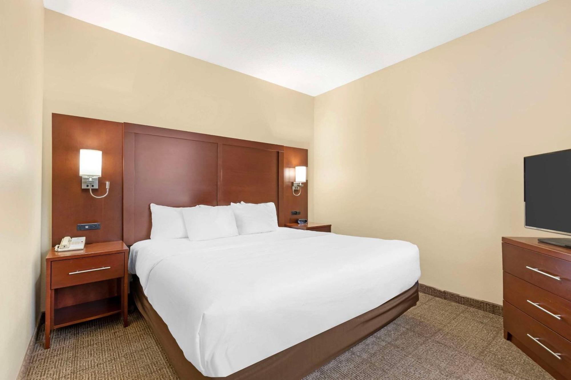 Comfort Suites Cedar Falls Esterno foto