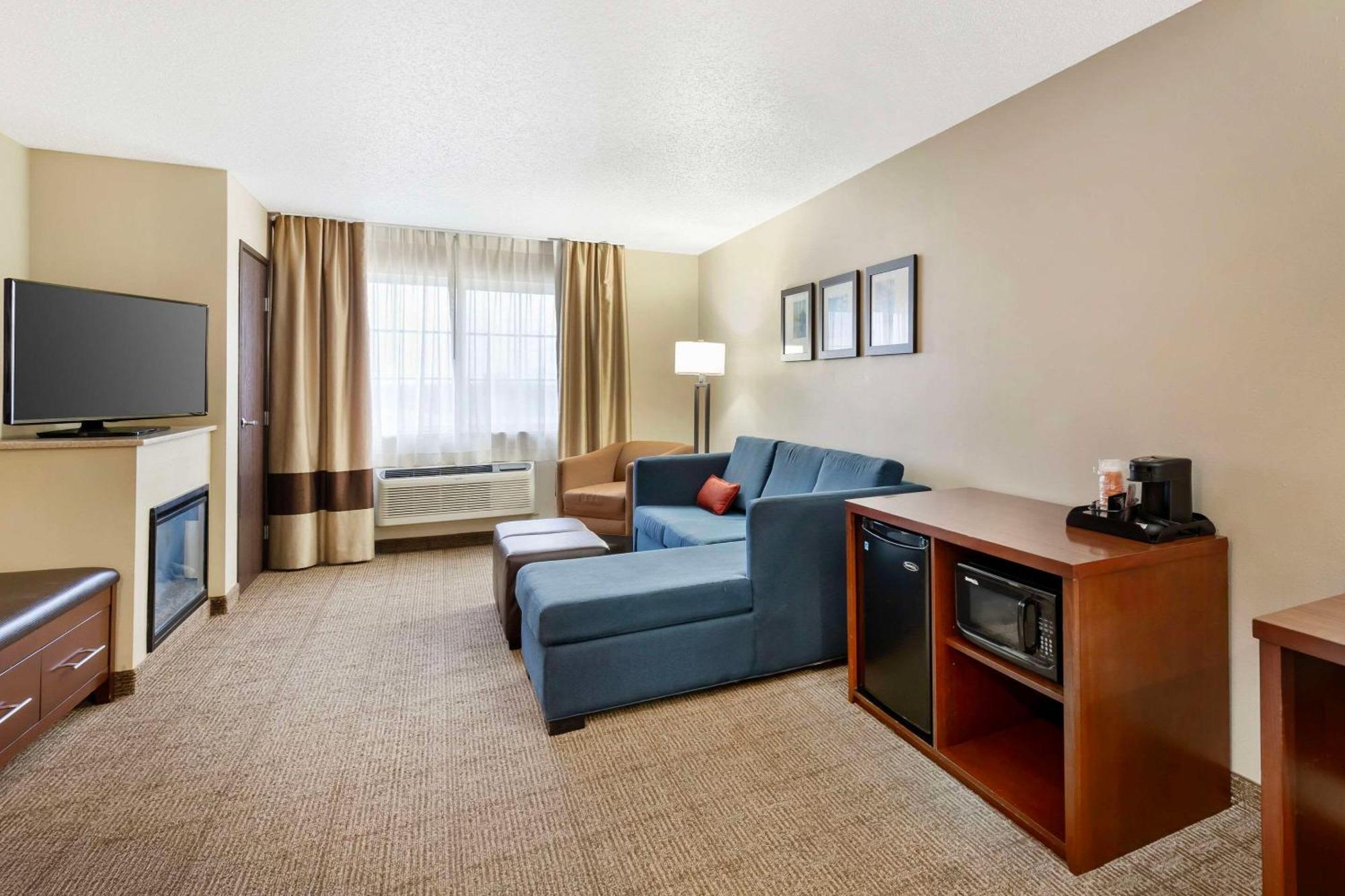 Comfort Suites Cedar Falls Esterno foto