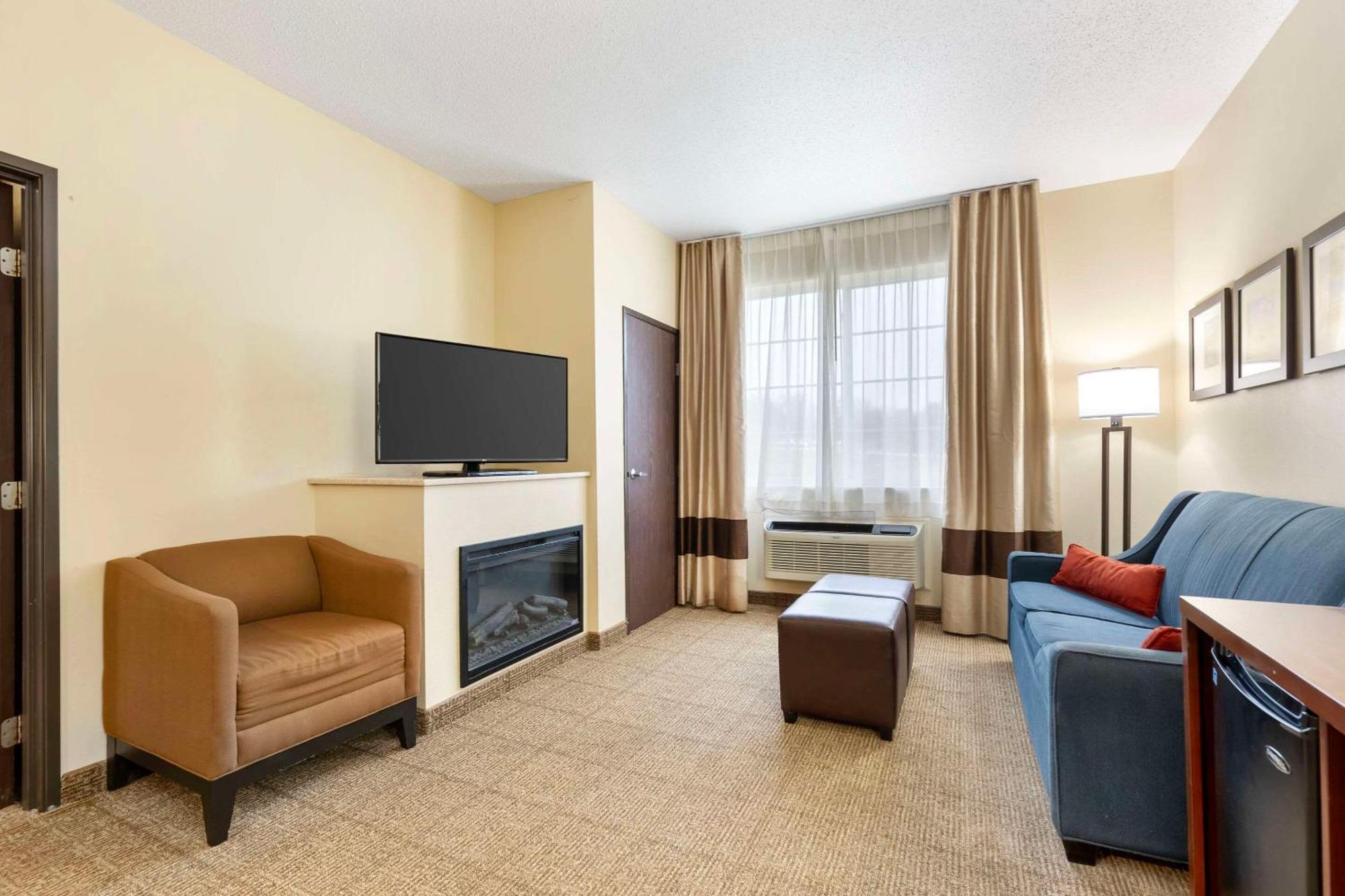 Comfort Suites Cedar Falls Esterno foto